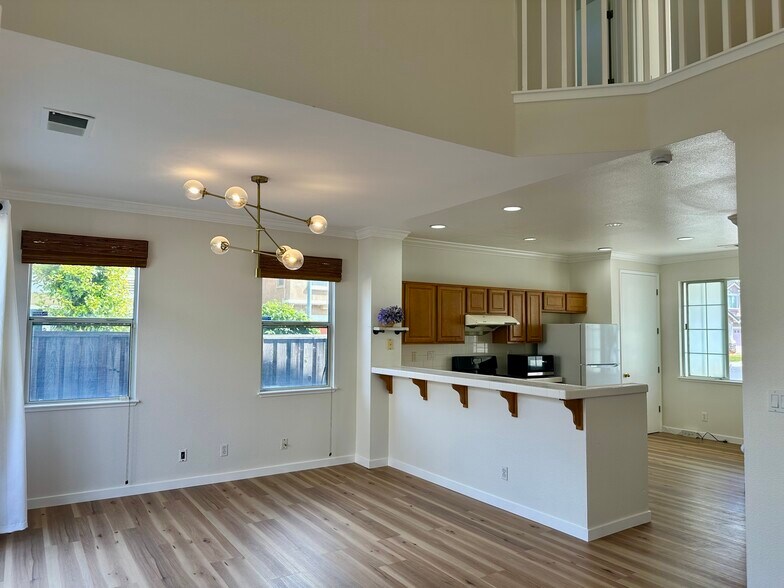 Building Photo - 923 Ferro Dr