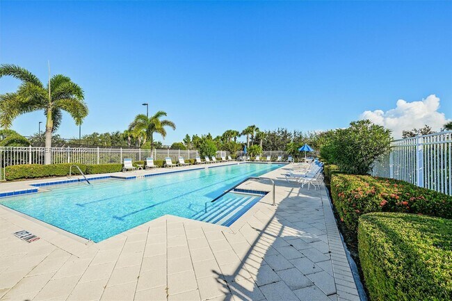 Building Photo - 10733 SW Elsinore Dr