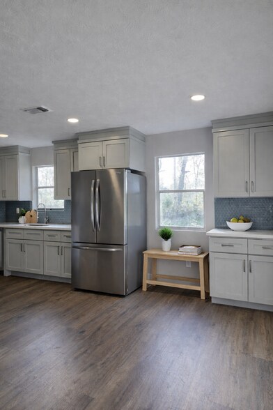 Building Photo - 8115 Tall Pine Ln