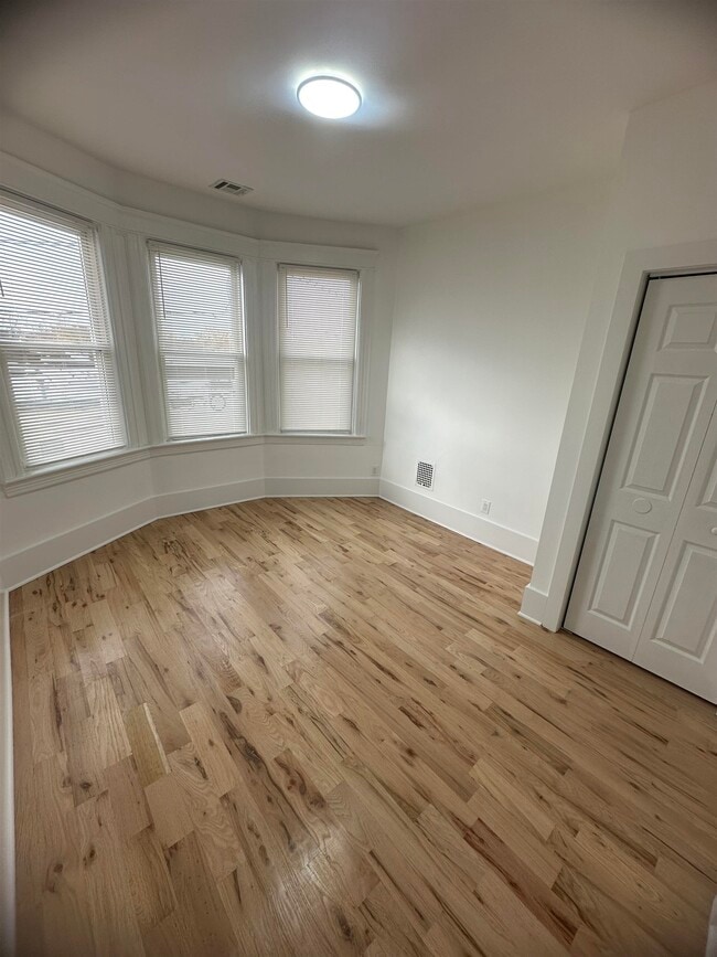 Building Photo - 38 Gates Ave