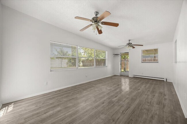Building Photo - 1849 Viburnum Ln
