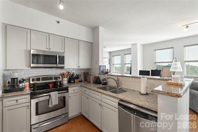 Building Photo - 1315 East Blvd