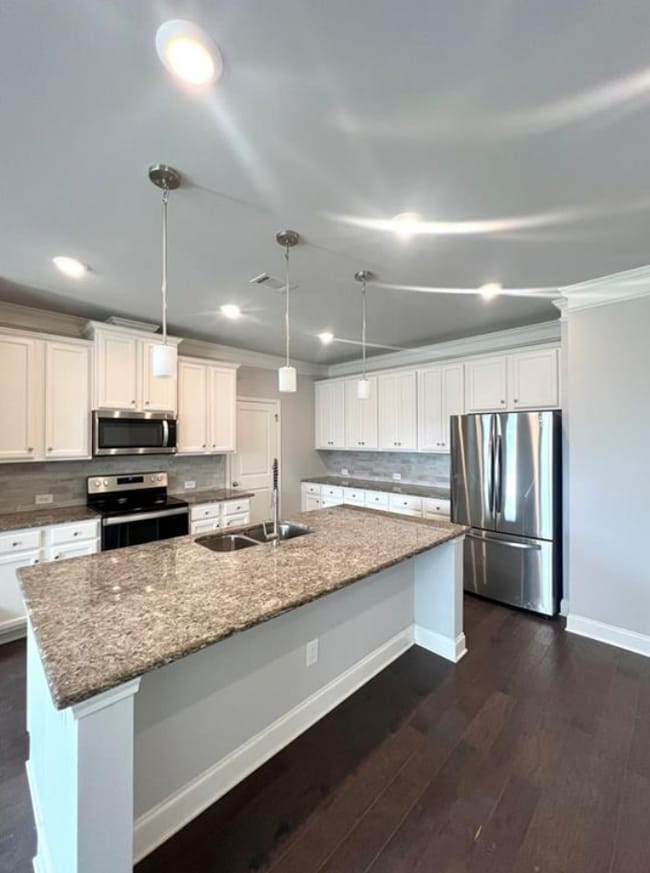 Building Photo - 3229 Weyhill Trl
