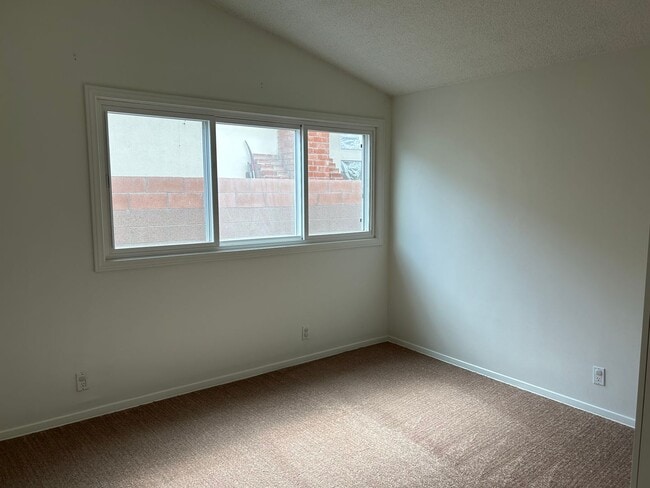 Building Photo - Rossmoor Home for rent. 3 bedrooms 2 baths.