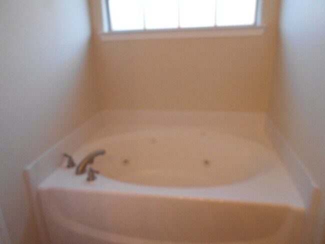Building Photo - Beautiful 4/2/2 in SW Lubbock