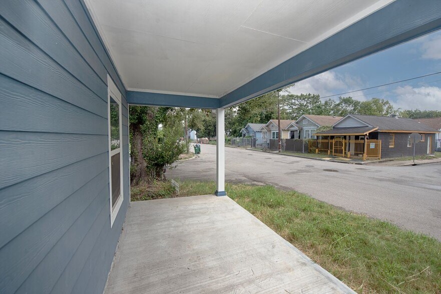 Building Photo - 2802 Canfield St