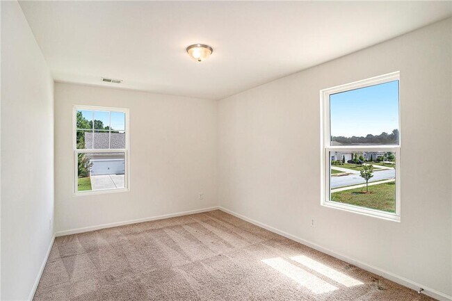 Building Photo - 10 Nordette Ln