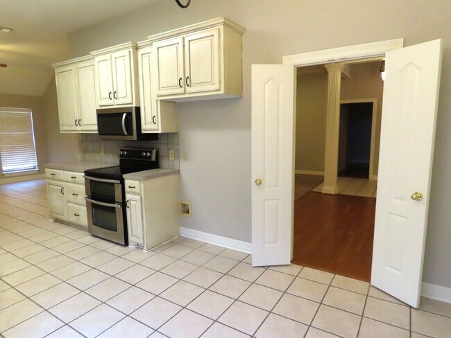 Building Photo - COMING SOON! Whitehouse! Gorgeous 4 Bedroom, 2 Bath Home