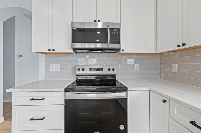 Building Photo - 5941 106th Terrace E