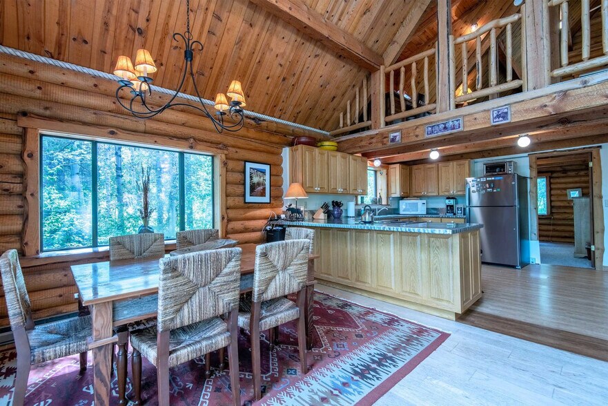 Building Photo - 7204 Pine Tree Rd