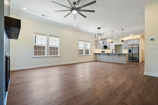 Building Photo - Charming Newly Constructed Property in Raleigh with Modern Appliances/Fixtures!