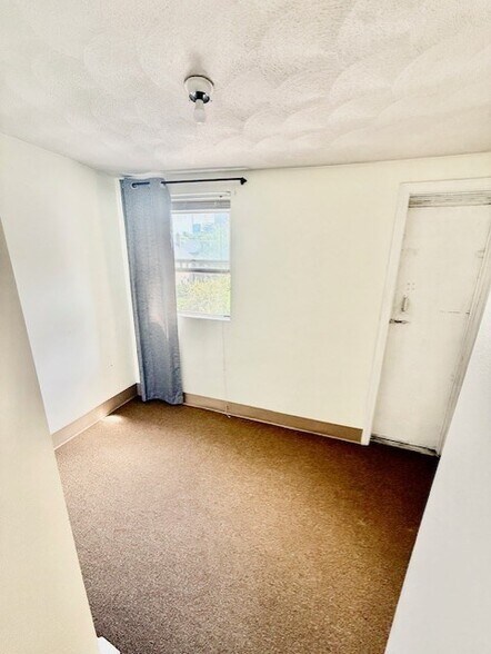 Building Photo - 540 Cambridge St