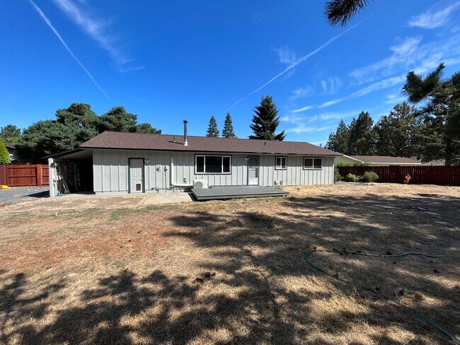 Building Photo - Great 3 Bed/2 Bath Single Family Home in NE Bend - Pheasant Court