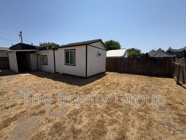 Building Photo - 38745 1/2 Campbell Dr