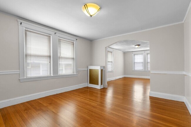 Building Photo - 5-7 Linwood Ave