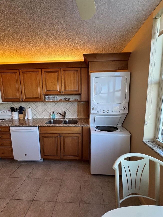 Building Photo - 5200 N Ocean Blvd