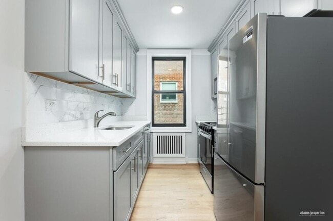 Building Photo - 2 bedroom in Brooklyn NY 11218