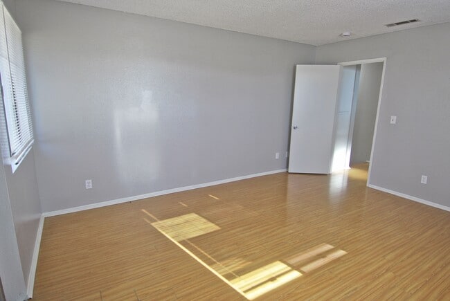Building Photo - 1444 W 227th St