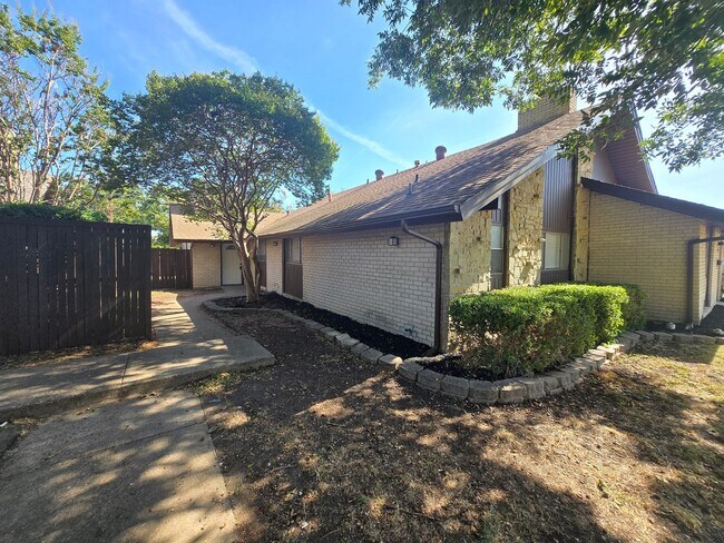 Building Photo - 13439 Blossomheath Ln