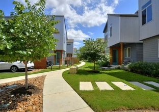 Building Photo - 330 Clay