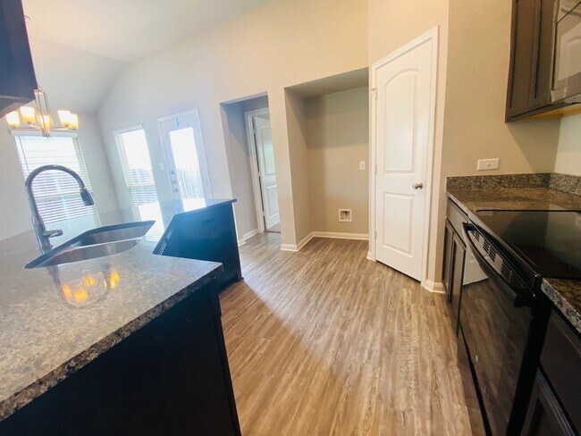Building Photo - Charming and well-maintained home in a convenient Temple location