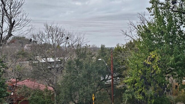 Building Photo - 4902 Westview Dr