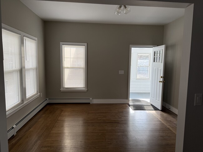 Building Photo - 33 Rosegarden St