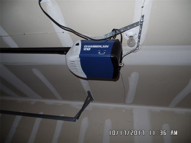 Building Photo - 7109 Planters Row Dr