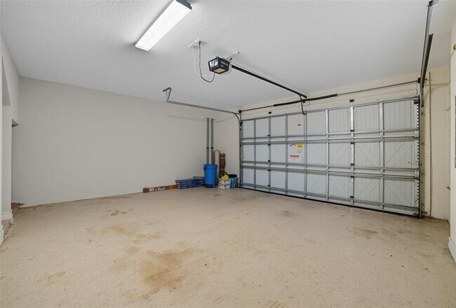 Building Photo - 13011 Riverwalk Cir N