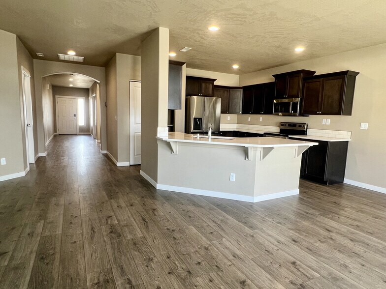 Building Photo - 2395 Chelan St