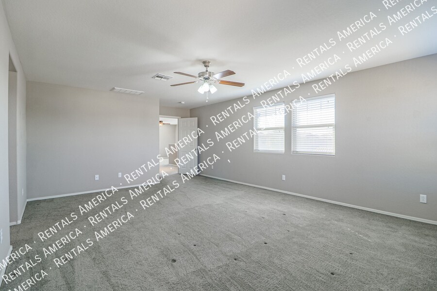 Building Photo - 2930 E Detroit St