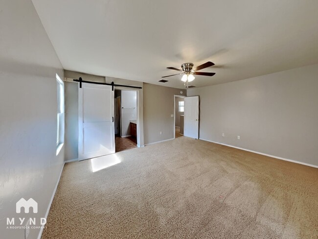 Building Photo - 5733 E Bellow Ln