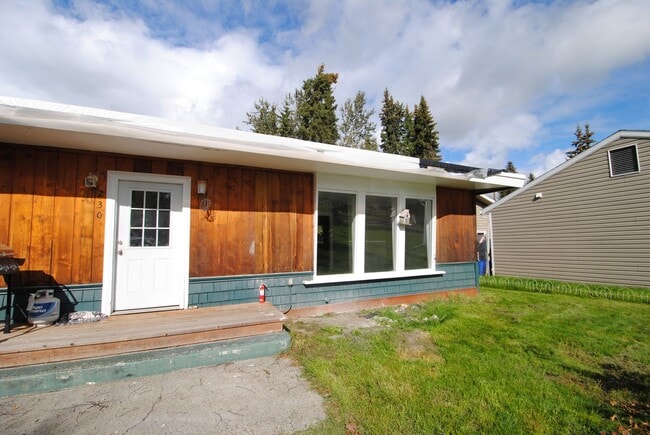 Building Photo - 230 Farewell Ave