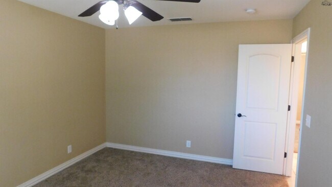 Building Photo - 118 Stonebridge St