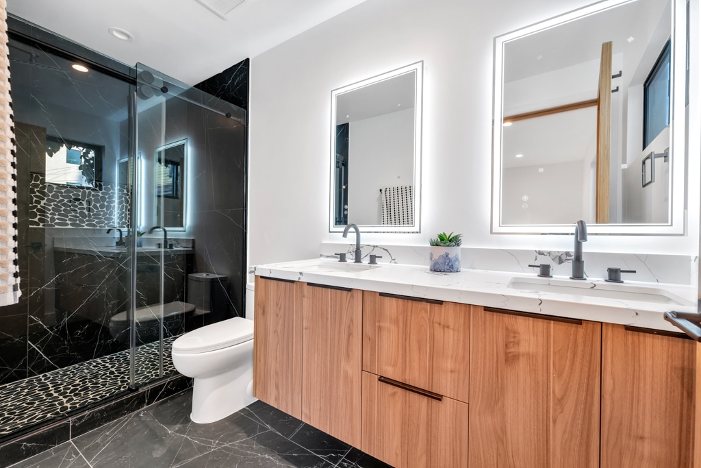 Building Photo - 653 N Wilton Pl