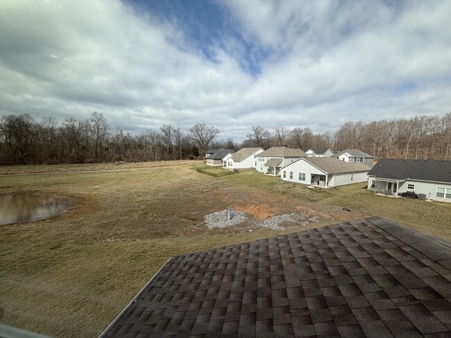 Building Photo - 213 Tartan Dr