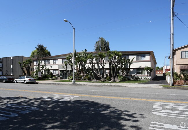 3729 Mclaughlin Ave - McLaughlin Apartments