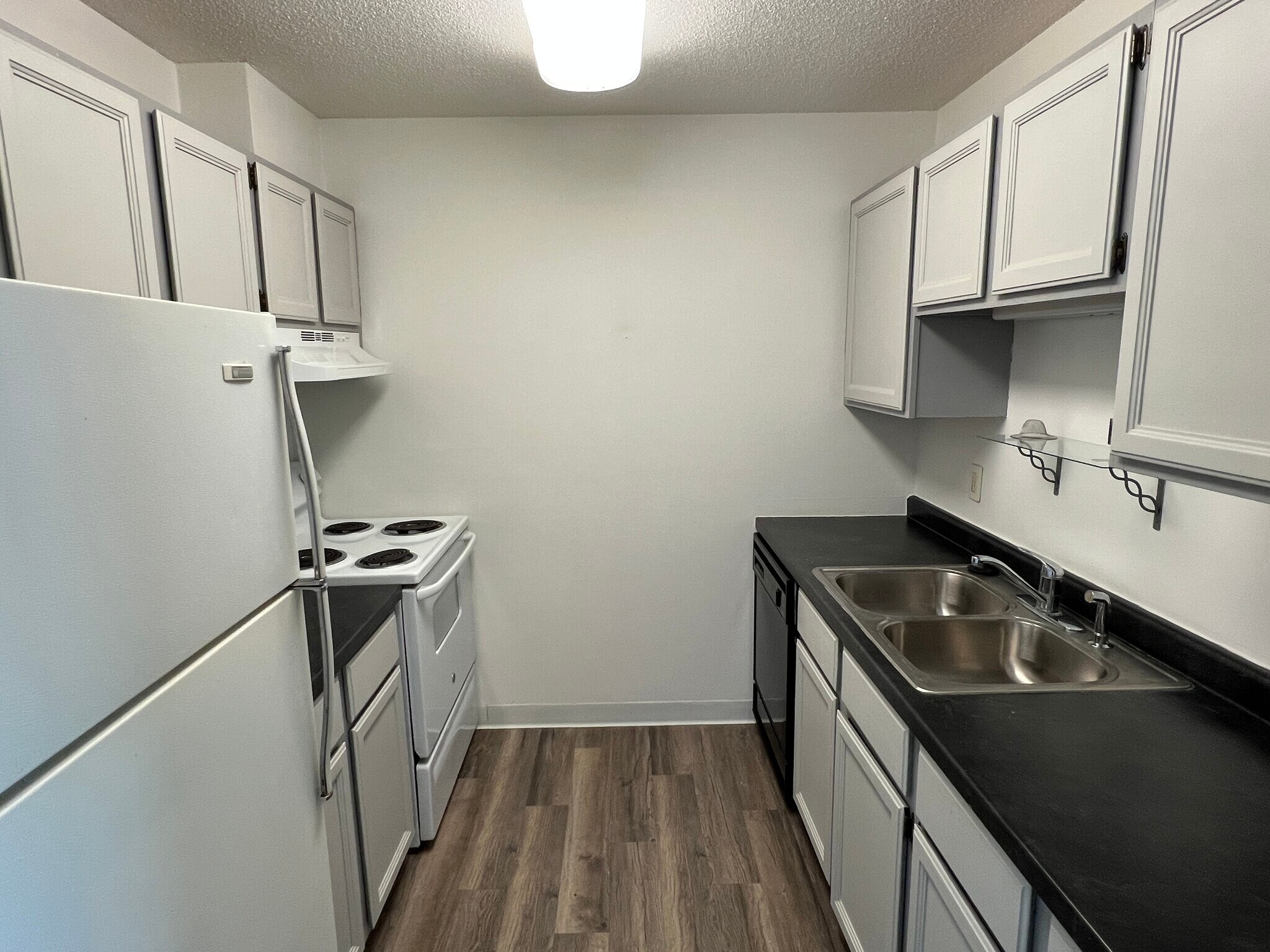 Building Photo - 2106 Valleyhigh Dr NW