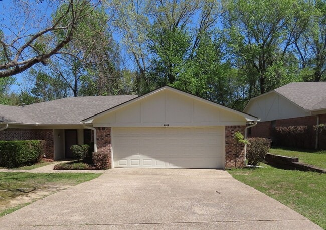 Building Photo - South Tyler! Spacious 3 Bedroom Duplex w/G...