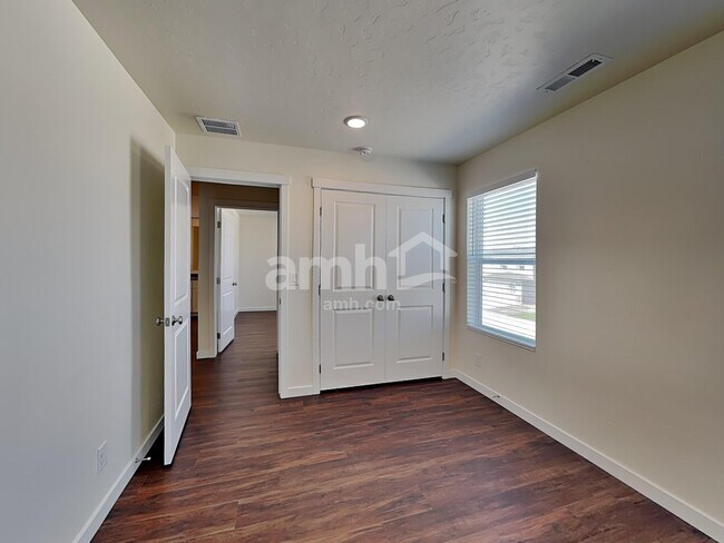 Building Photo - 9491 W Shumard St