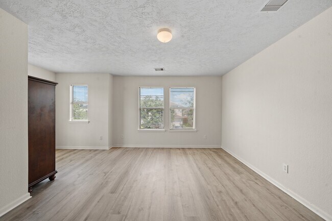 Building Photo - 20719 Fair Castle Dr