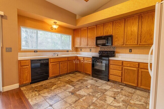 Building Photo - 1106 Klemeyer Cir