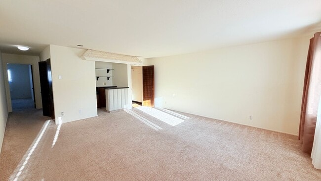 Building Photo - 2133 Santa Clara Ave