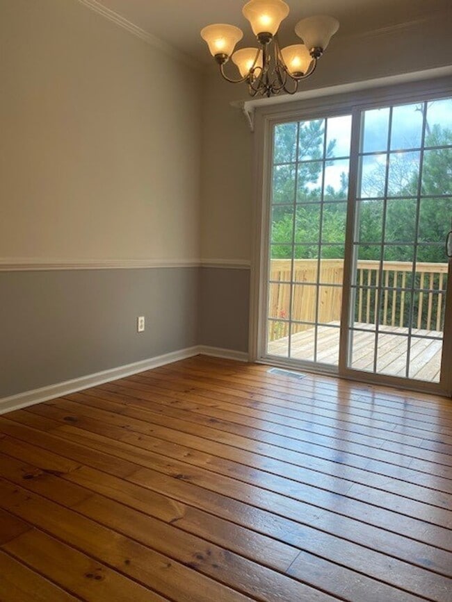 Building Photo - 305 Towbridge Ln