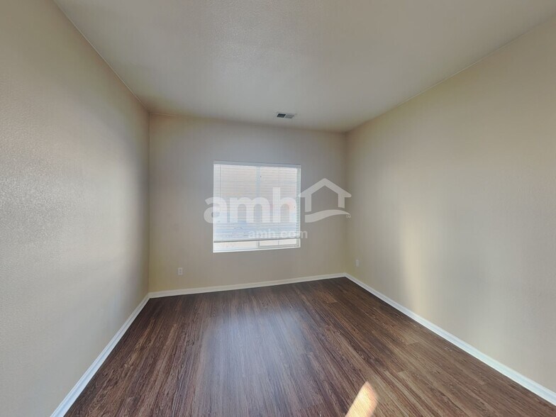 Building Photo - 15142 E 119th Ave