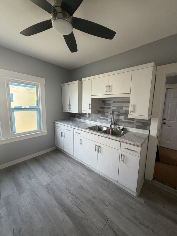 Building Photo - 701 E 157th St