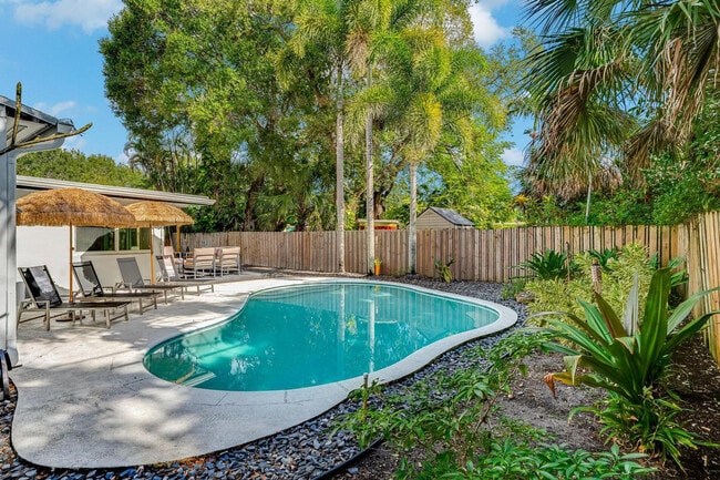 Building Photo - 1516 SW 8th Ave