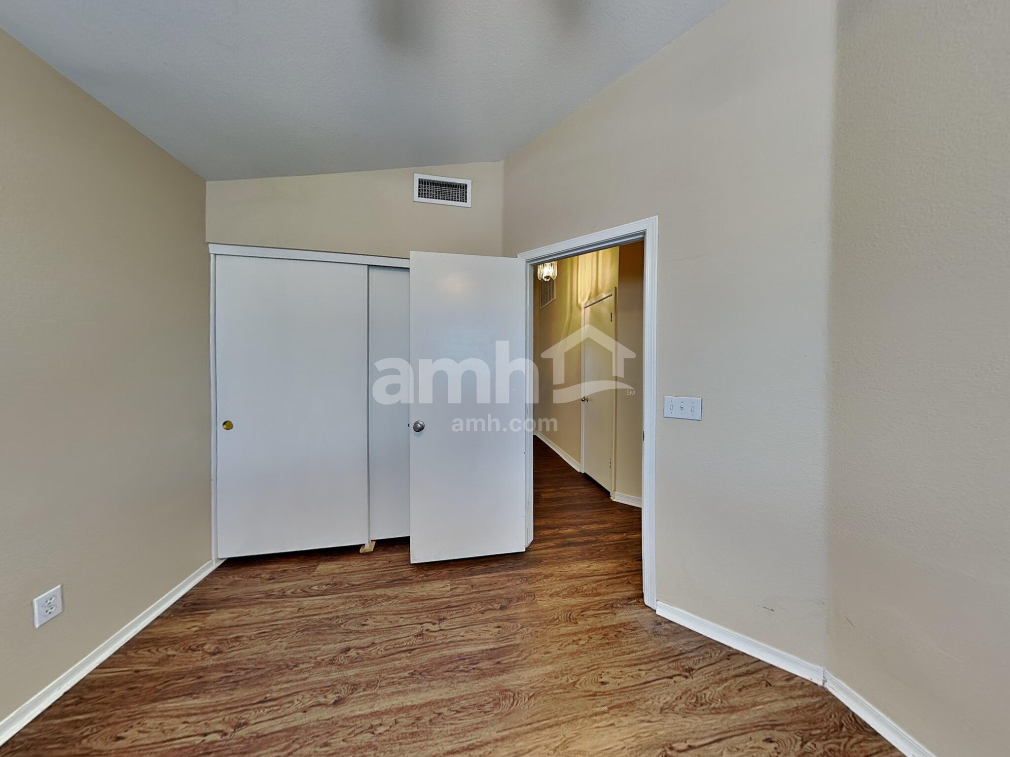 Building Photo - 8890 N 114th Ave
