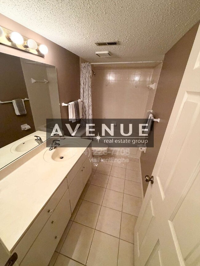 Building Photo - 312 Clayton Xing Dr