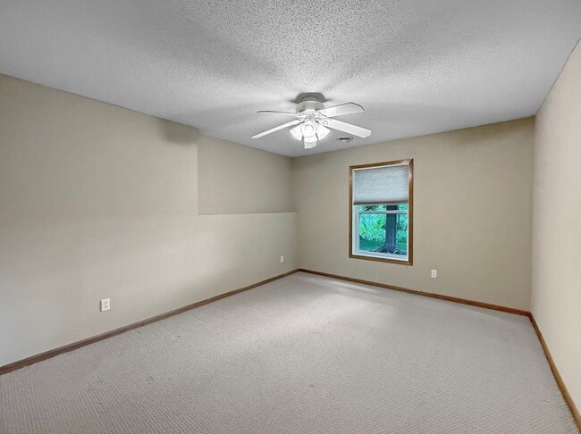 Building Photo - 815 Newberry Ln